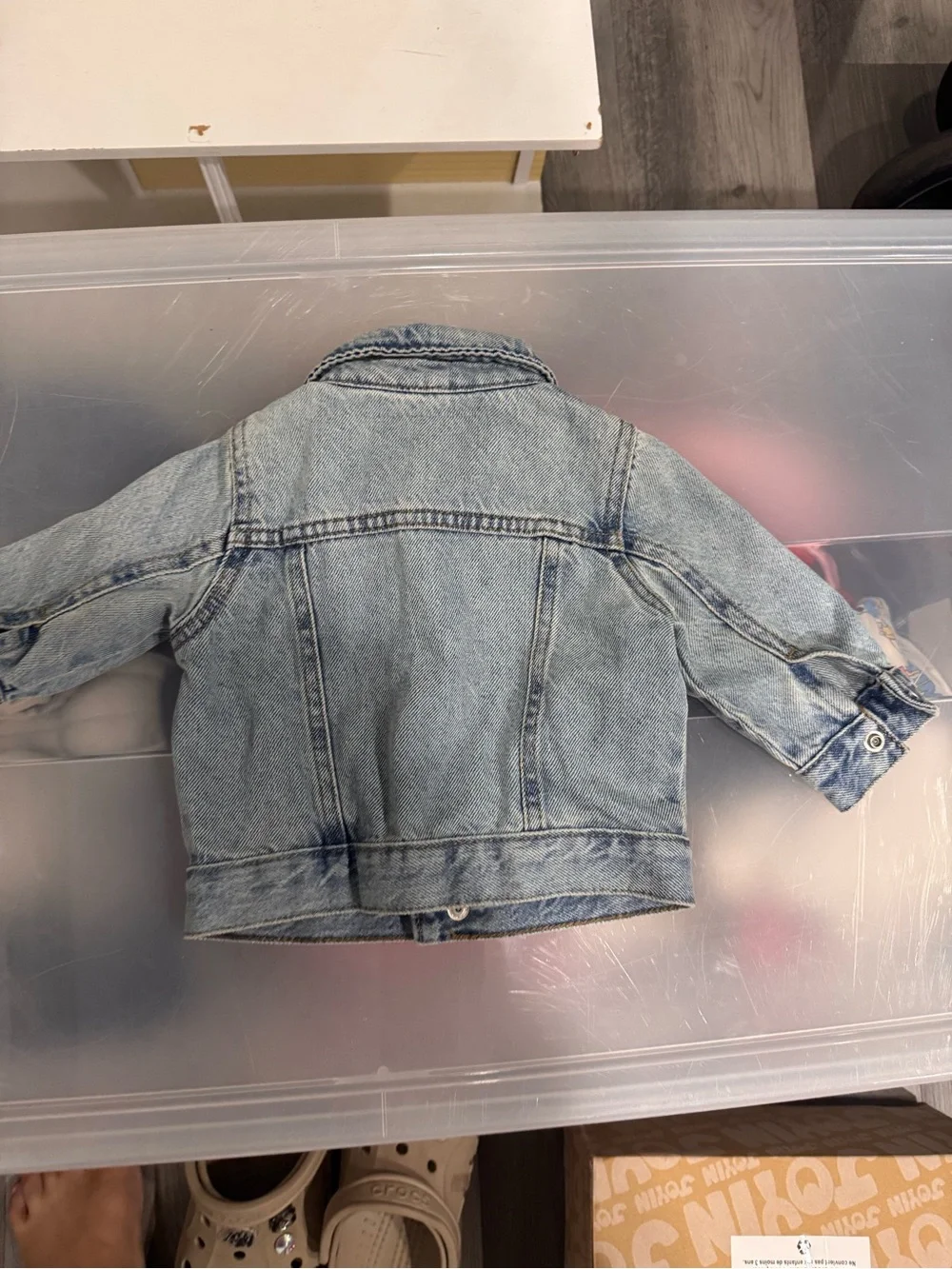 Old Navy Light Wash Denim Jacket size baby 3-6 month